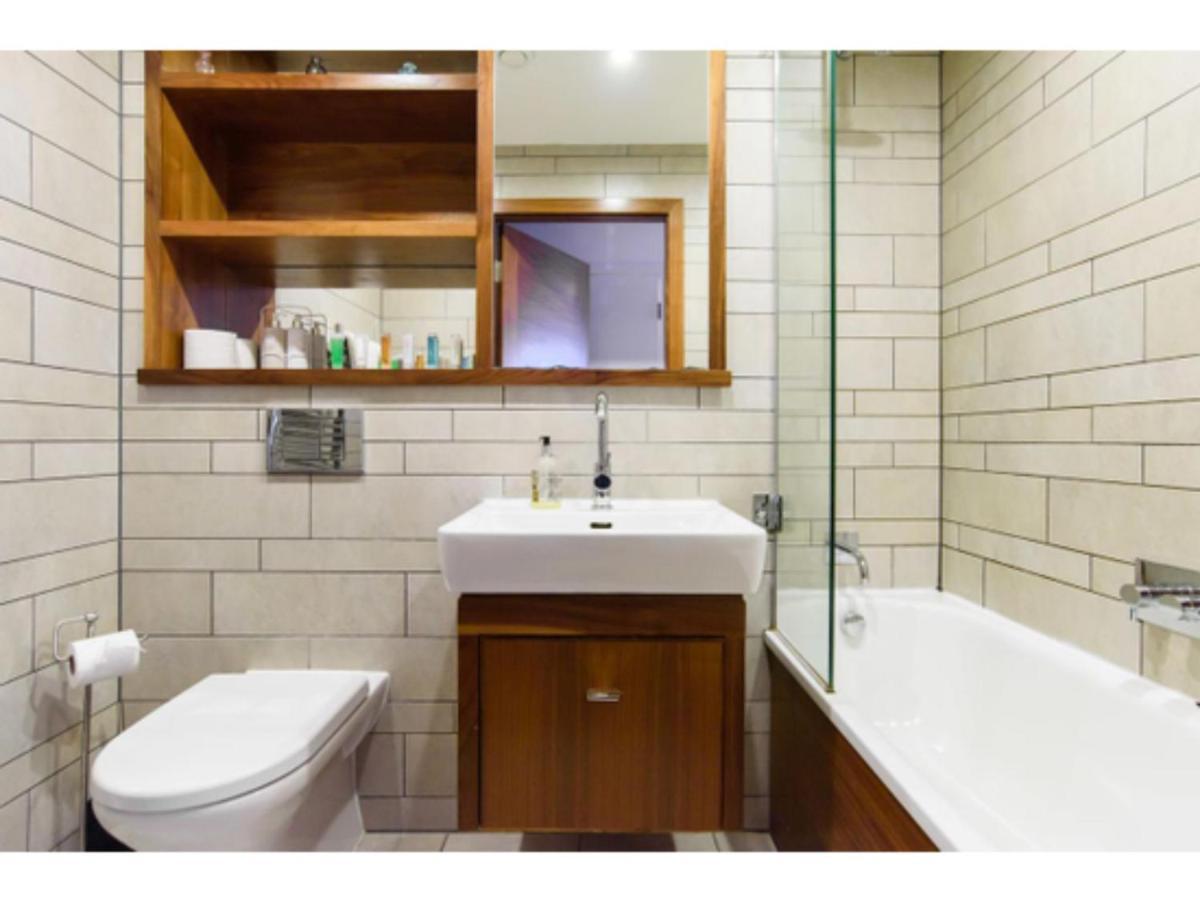 The Most Central Apartment In Кардиф Екстериор снимка